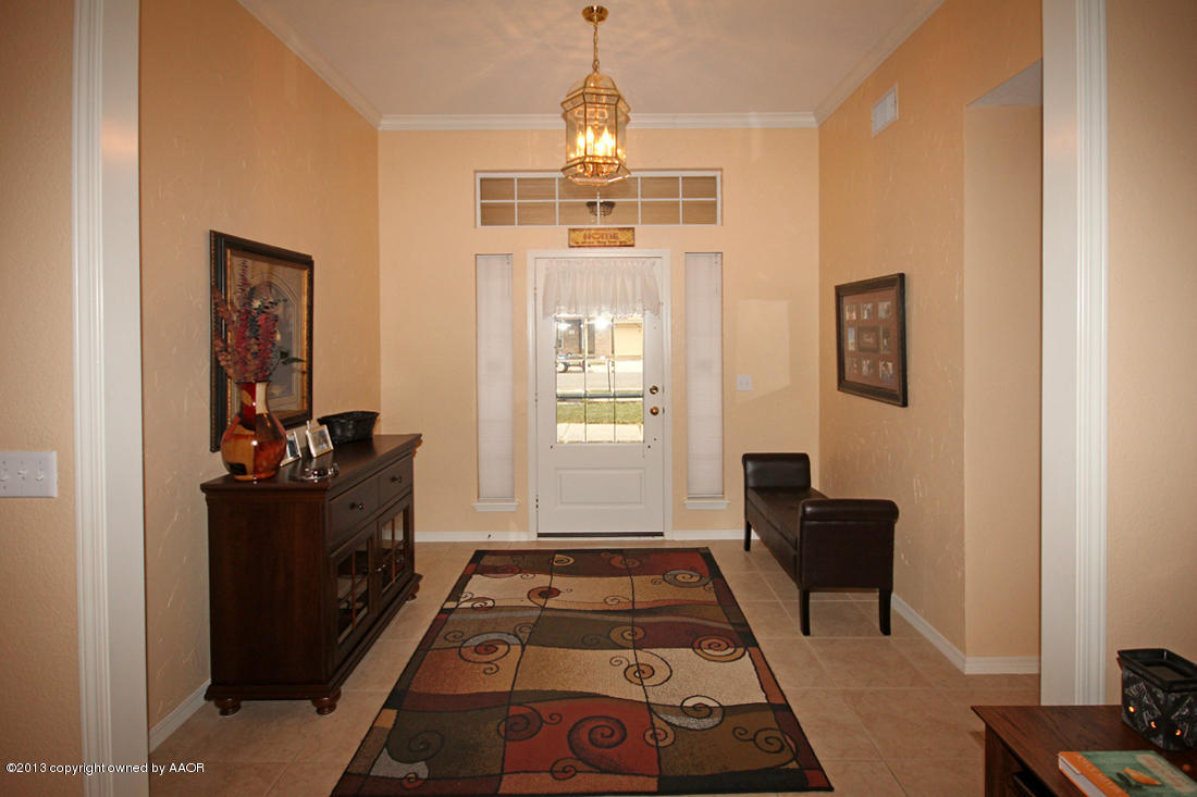 5408 Leo Lane Amarillo, TX 79110 - Photo 5 of 34 Entry