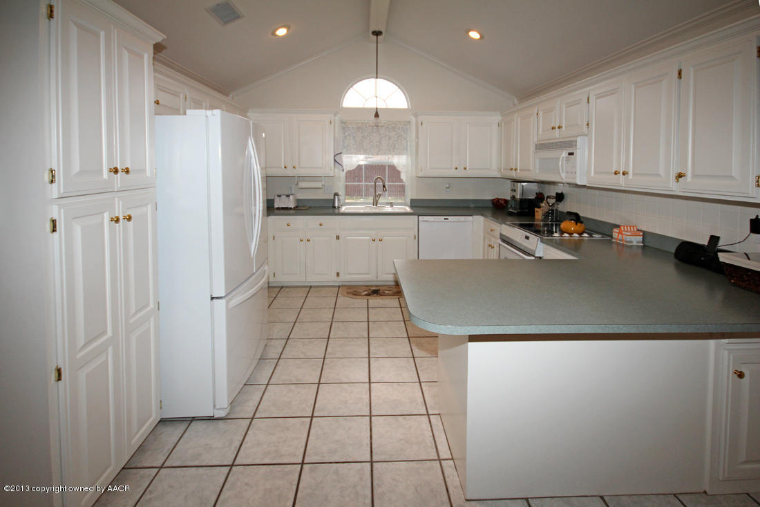 5408 Leo Lane Amarillo, TX 79110 - Photo 9 of 34 Kitchen