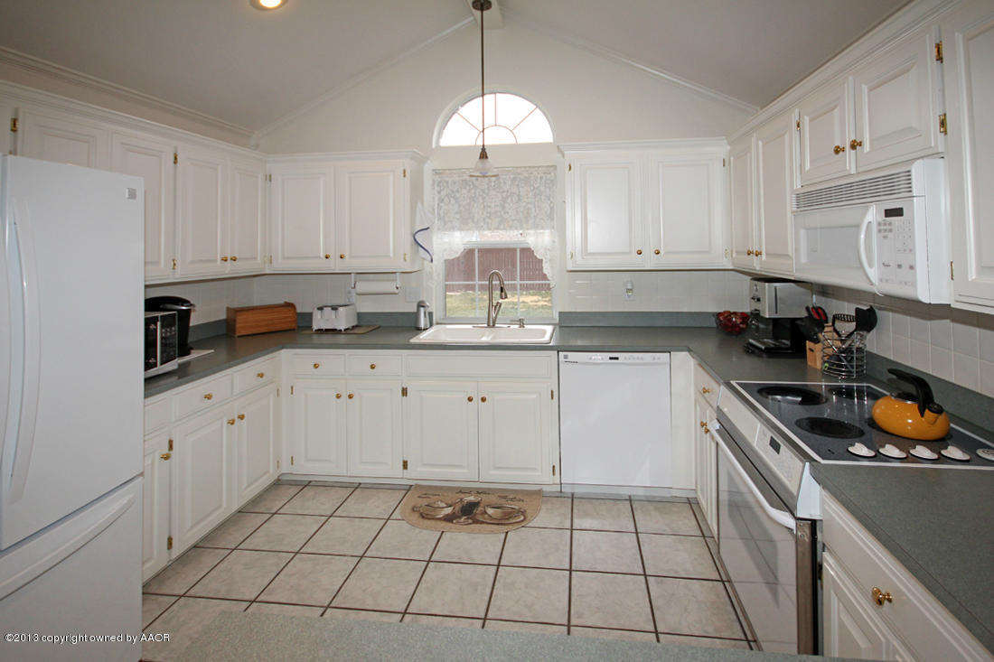 5408 Leo Lane Amarillo, TX 79110 - Photo 10 of 34 Kitchen2
