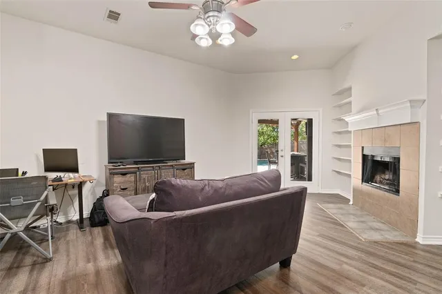 $444,000 | 334 Lakecrest Drive, Lakewood Village, TX 75068