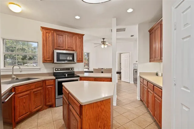 $444,000 | 334 Lakecrest Drive, Lakewood Village, TX 75068