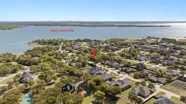 $444,000 | 334 Lakecrest Drive, Lakewood Village, TX 75068