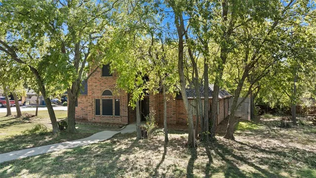 $444,000 | 334 Lakecrest Drive, Lakewood Village, TX 75068