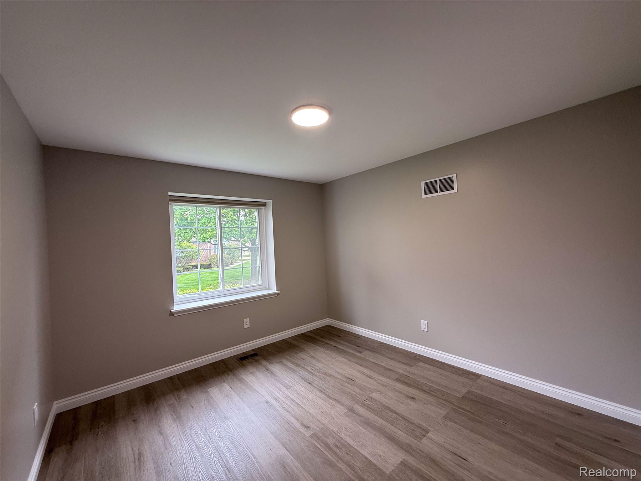 45480 Inverness Circle Macomb, MI 48044 - Photo 23 of 37 45480 Inverness_21.jpg