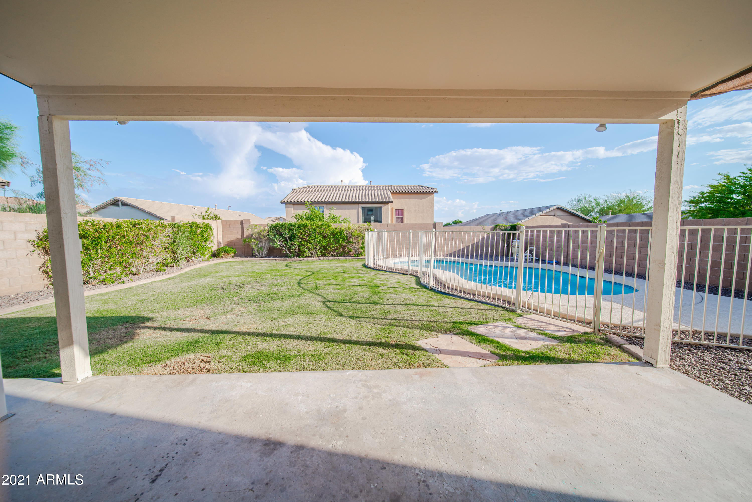 2249 West Roy Rogers Road Phoenix, AZ 85085 - Photo 5 of 38 2249RoyRodgers-31