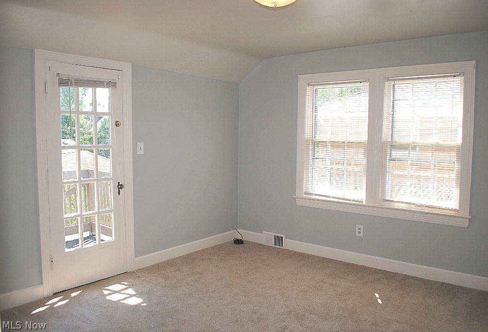 3782 Hillbrook Road Cleveland, OH 44118 - Photo 16 of 20