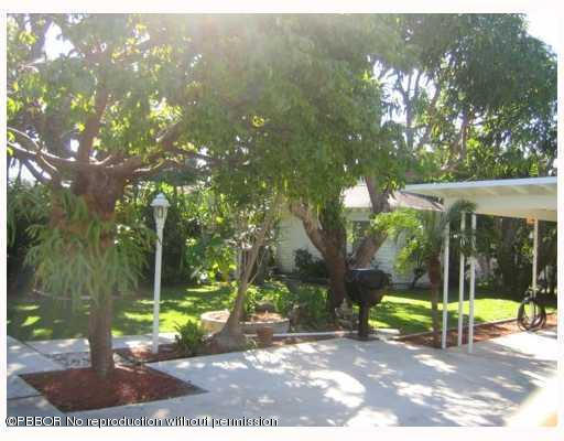 312 Sunset Road West Palm Beach, FL 33401 - Photo 6 of 8 a view of a outdoor space