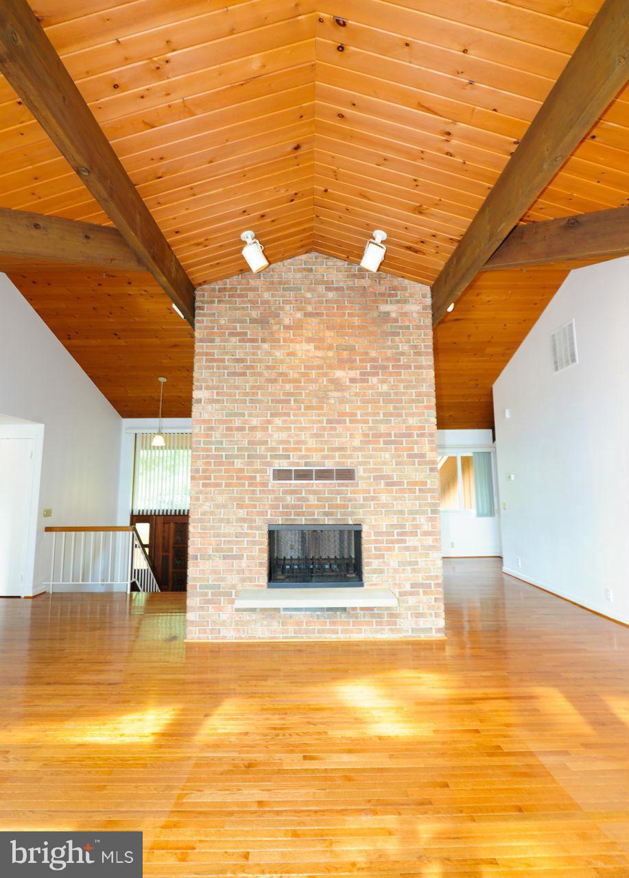 1946 Upper Lake Drive Reston, VA 20191 - Photo 9 of 21 Interior (General)