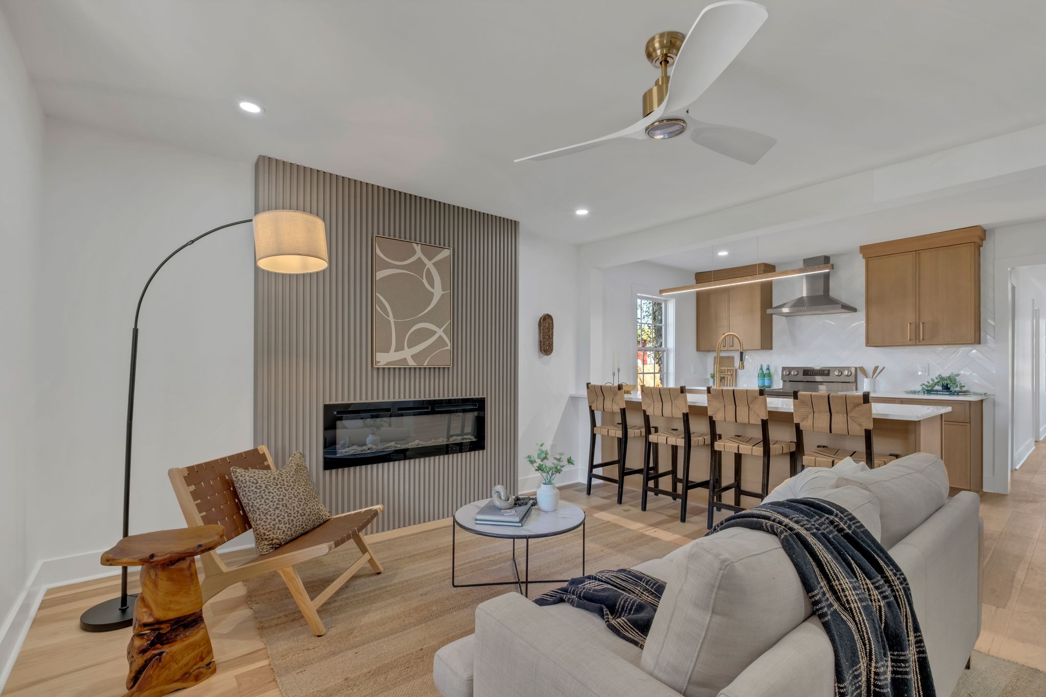568 West Campbell Road Goodlettsville, TN 37072 - Photo 3 of 27 a living room with furniture flowerpot and a fireplace