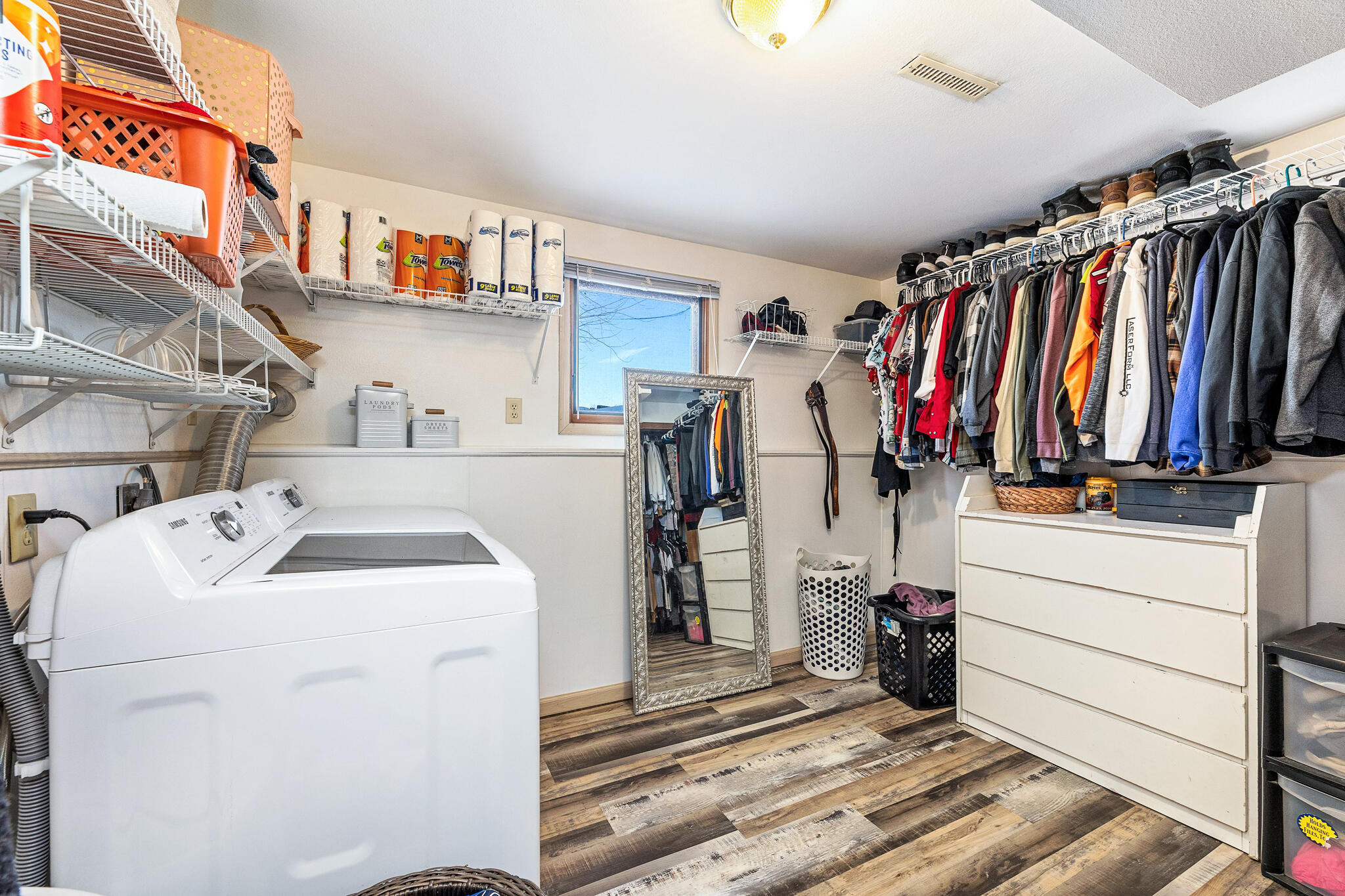 2520 Island Park Road Campbell, WI 54603 - Photo 18 of 22 18 LAUNDRY