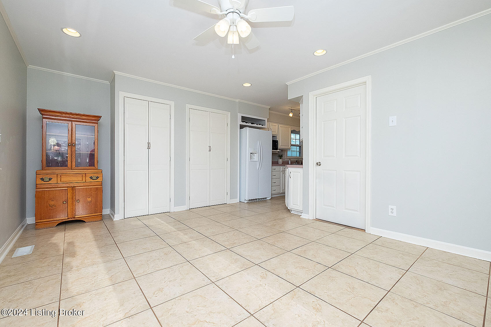 3026 Radiance Road Louisville, KY 40220 - Photo 7 of 35 Project_20231211_0018