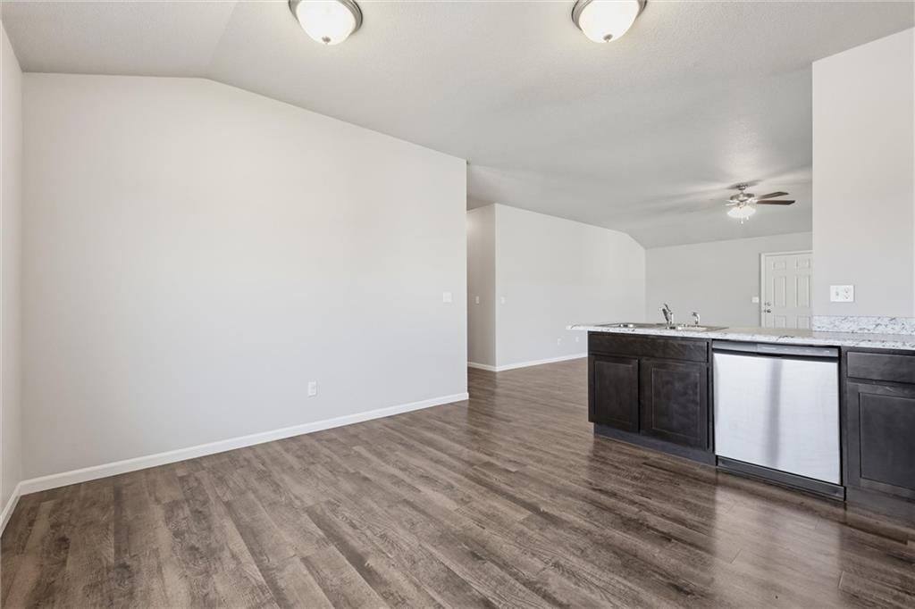 21285 West 219th Street Spring Hill, KS 66083 - Photo 11 of 34