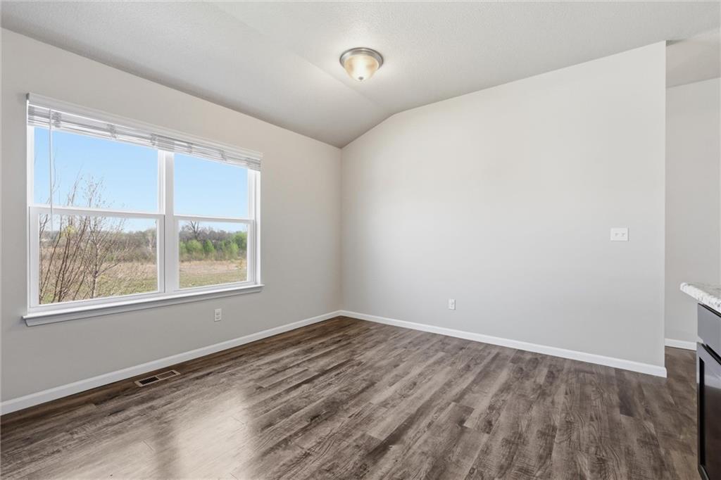 21285 West 219th Street Spring Hill, KS 66083 - Photo 12 of 34
