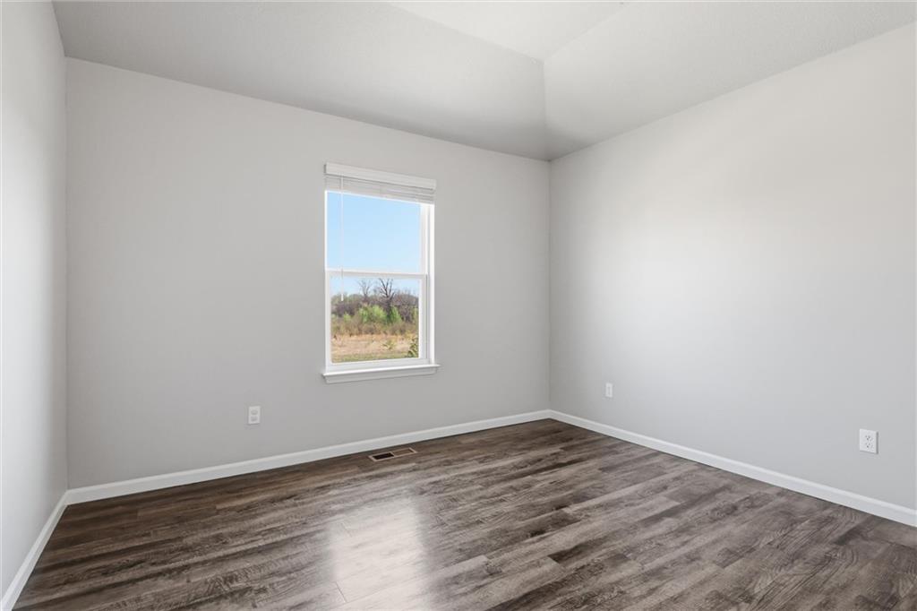 21285 West 219th Street Spring Hill, KS 66083 - Photo 17 of 34