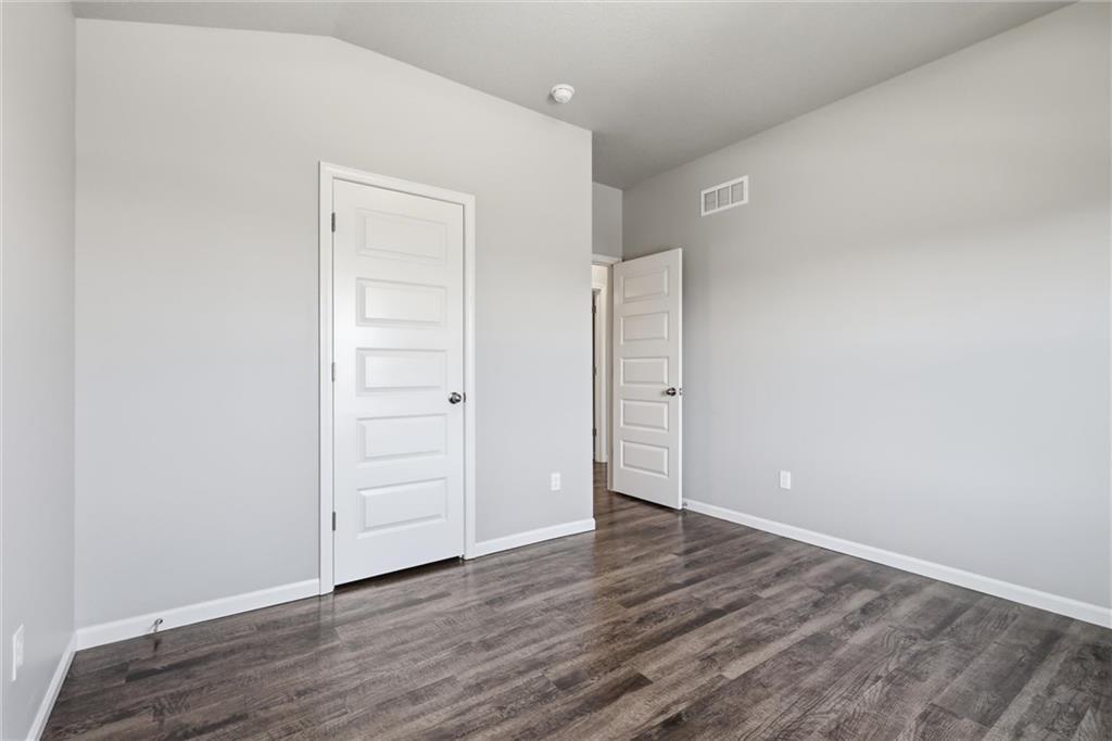 21285 West 219th Street Spring Hill, KS 66083 - Photo 18 of 34