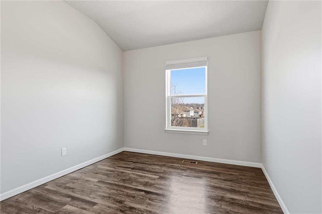 21285 West 219th Street Spring Hill, KS 66083 - Photo 19 of 34