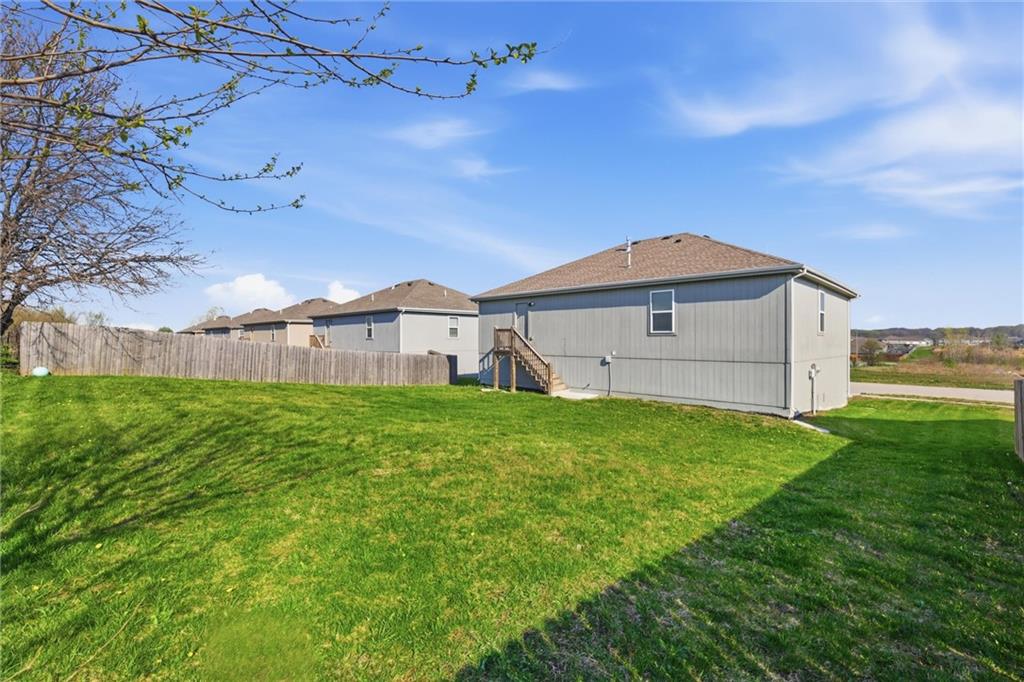 21285 West 219th Street Spring Hill, KS 66083 - Photo 31 of 34