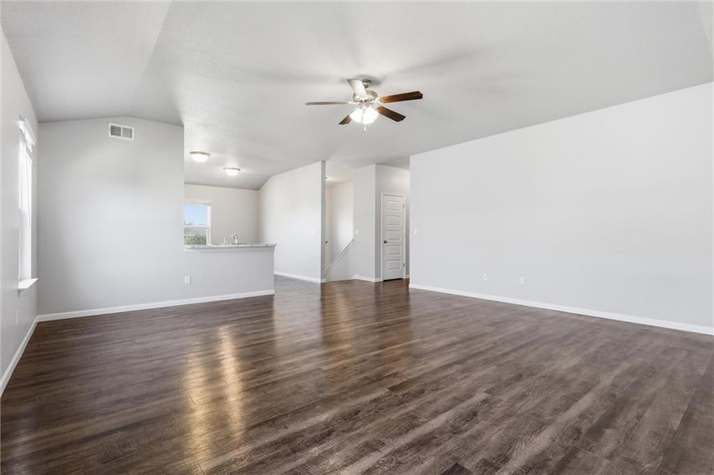 21285 West 219th Street Spring Hill, KS 66083 - Photo 7 of 34