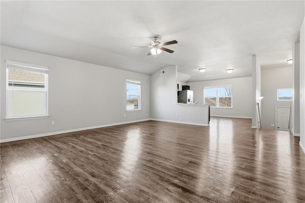 21285 West 219th Street Spring Hill, KS 66083 - Photo 8 of 34