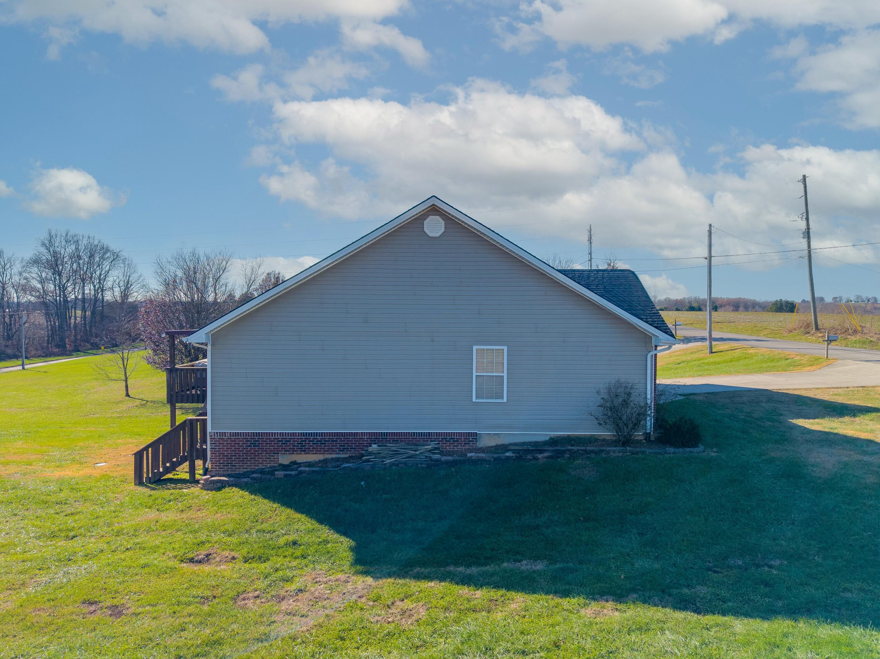 703 East Langdon Road Science Hill, KY 42553 - Photo 4 of 55 tempImageiGx04B