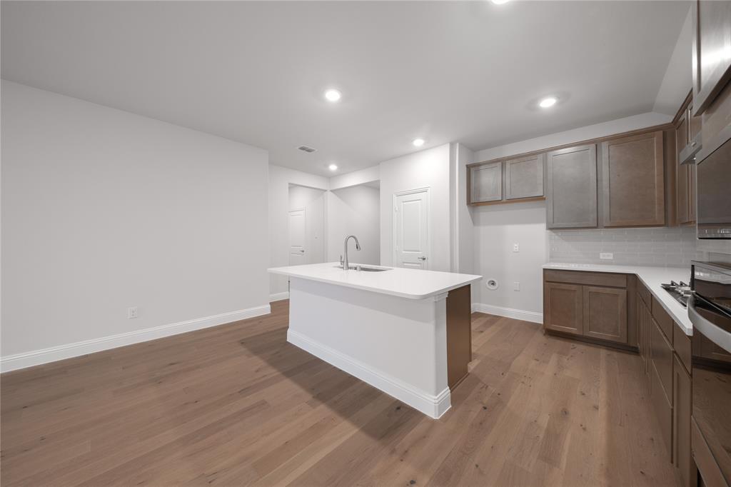 218 Freedom Trail Forney, TX 75126 - Photo 5 of 27 Kitchen