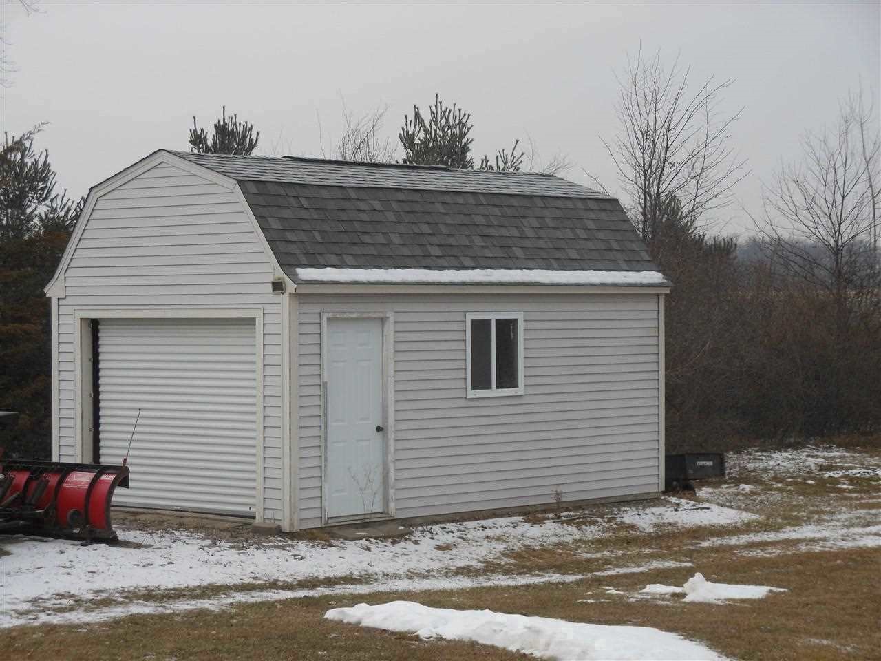 6180 Sanilac Road Vassar, MI 48768 - Photo 12 of 14 21535268-11.JPG