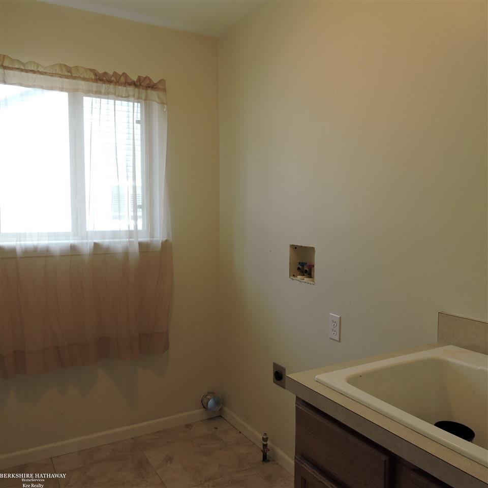 9529 Amy Road Algonac, MI 48001 - Photo 21 of 24 31396964-20.JPG
