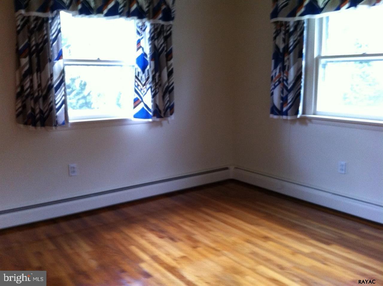 2045 Greenbriar Road York, PA 17404 - Photo 11 of 14 Gallery Image 11