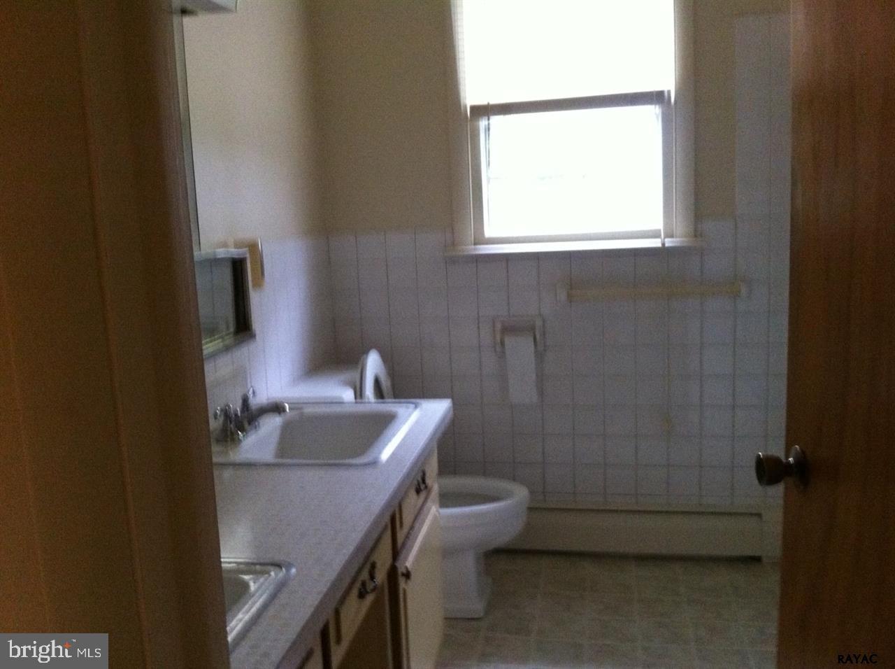 2045 Greenbriar Road York, PA 17404 - Photo 12 of 14 Gallery Image 12