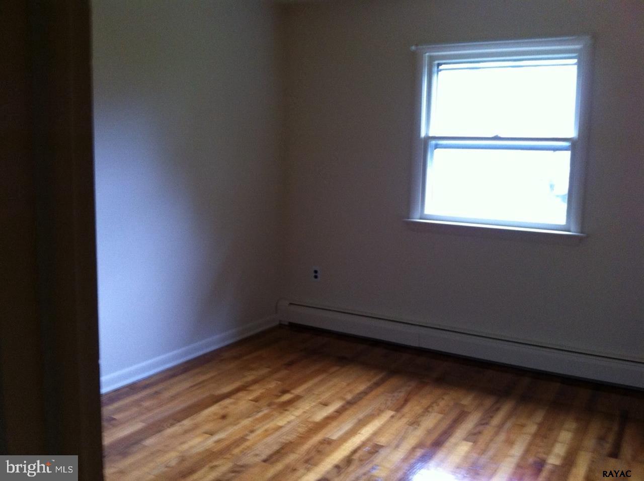 2045 Greenbriar Road York, PA 17404 - Photo 10 of 14 Gallery Image 10