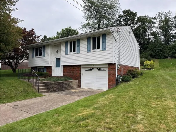 $2,250 | 111 Tree View Drive, Coraopolis, PA 15108