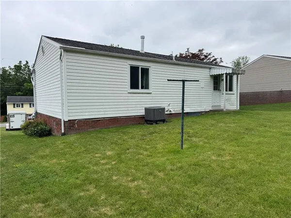 $2,250 | 111 Tree View Drive, Coraopolis, PA 15108