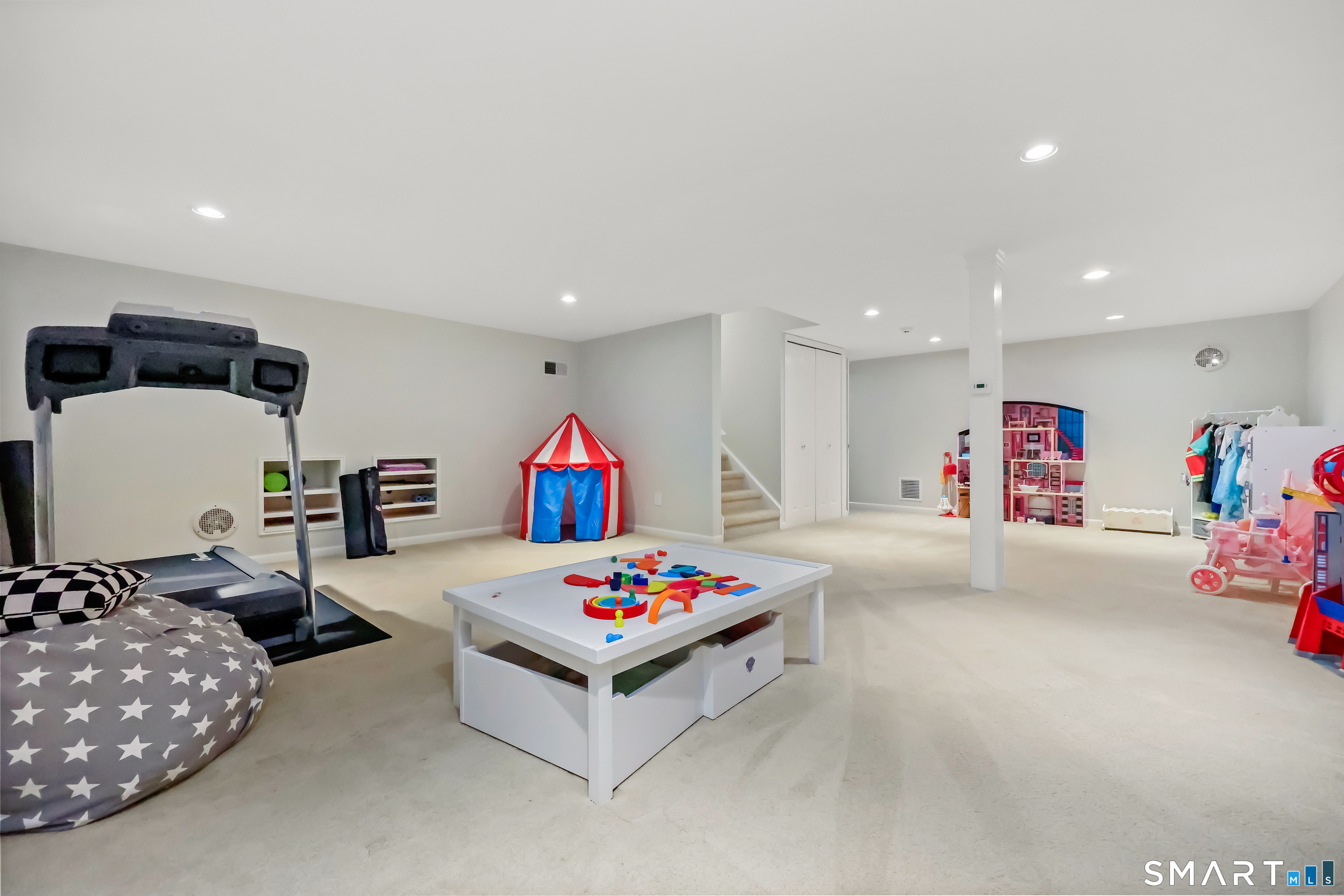 191 Mountain Wood Road Stamford, CT 06903 - Photo 32 of 38