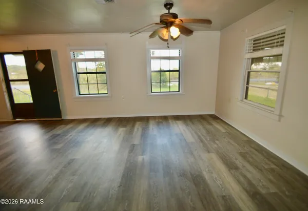 $1,000 | 2114 South Ave F, Crowley, LA 70526