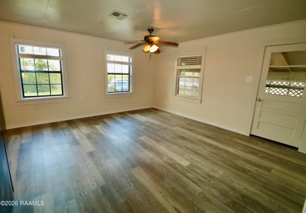 $1,000 | 2114 South Ave F, Crowley, LA 70526