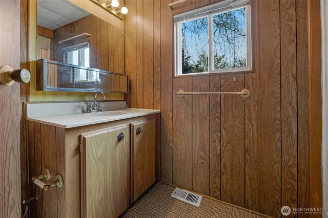 $150,000 | 7301 Northeast 175th Street, Unit 215, Kenmore, WA 98028