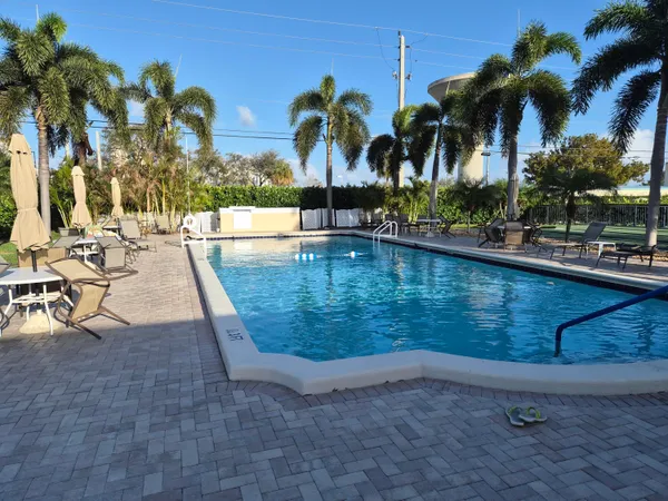 $1,700 | Undisclosed Address, Boynton Beach, FL 33435