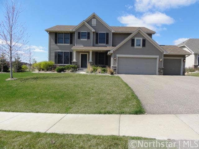 7716 Ridgeview Way Chanhassen, MN 55317 - Photo 1 of 11