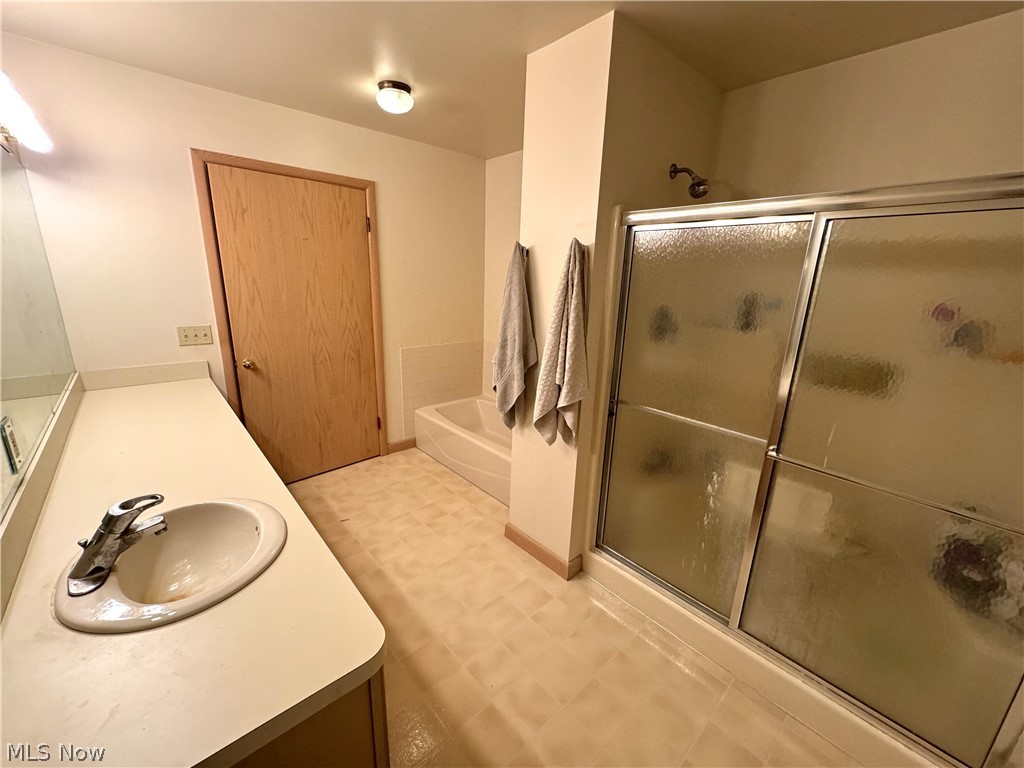 1717 Stillwagon Road Niles, OH 44446 - Photo 15 of 42 In Law Suite
