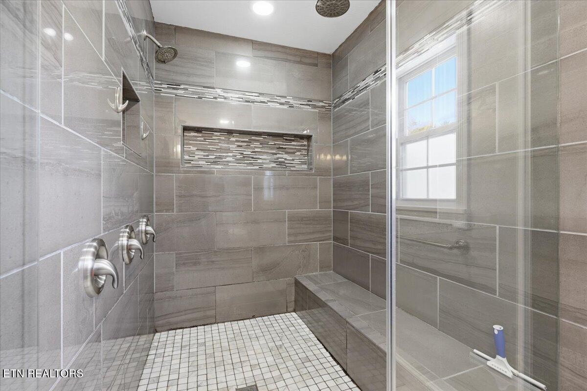 105 Carl Terry Road Wartburg, TN 37887 - Photo 27 of 55 a bathroom with a shower