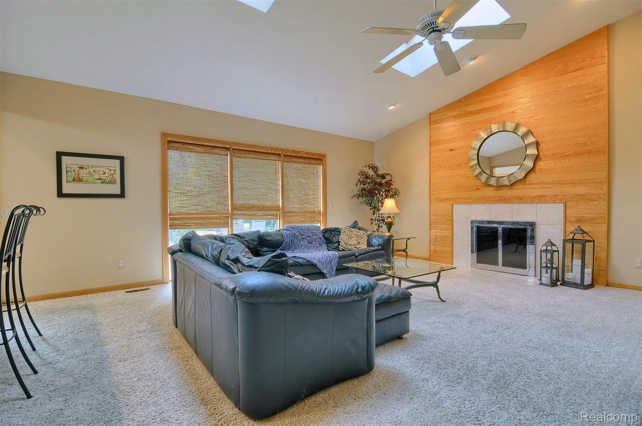 1923 Independence Court Rochester, MI 48306 - Photo 16 of 43 16-Family Room 3rd View.jpg