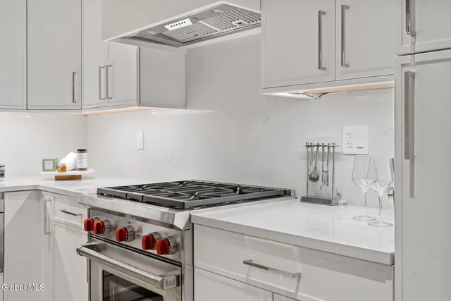 $950,000 | 19 Washington Street, Unit 254 B2, Saratoga Springs, NY 12866