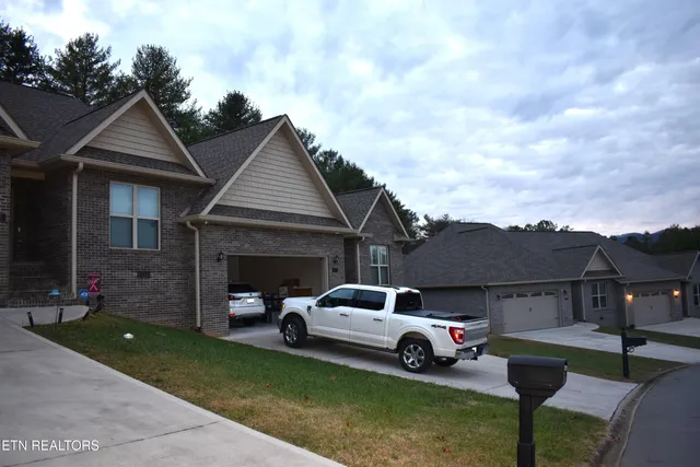 $369,900 | 420 Cromwe Street, Harrogate, TN 37752