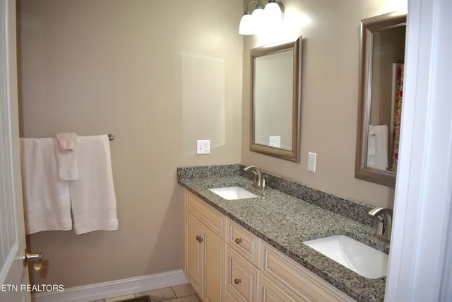 $369,900 | 420 Cromwe Street, Harrogate, TN 37752