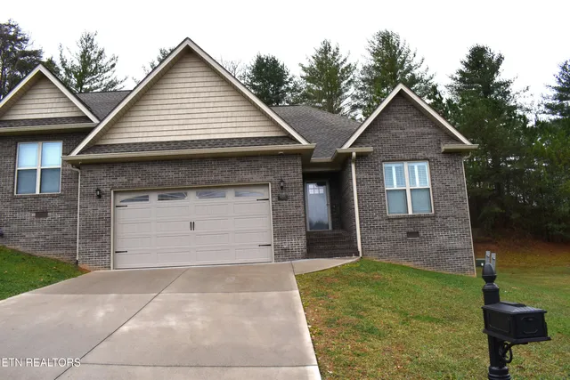 $369,900 | 420 Cromwe Street, Harrogate, TN 37752