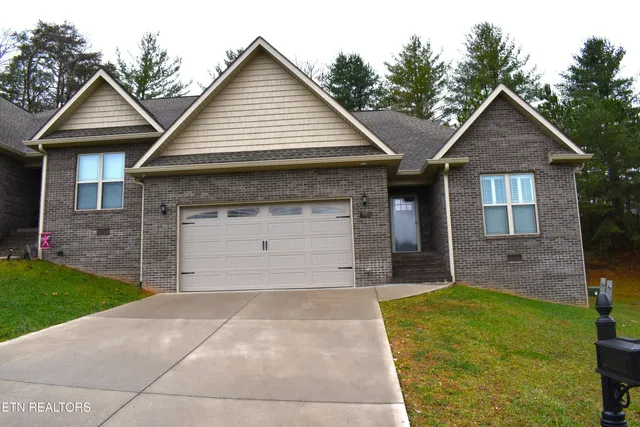 $369,900 | 420 Cromwe Street, Harrogate, TN 37752