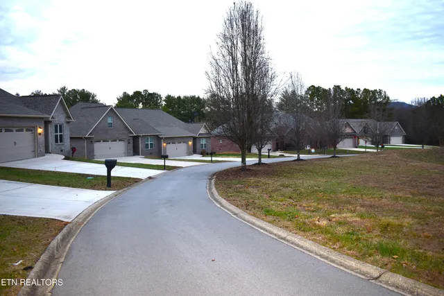 $369,900 | 420 Cromwe Street, Harrogate, TN 37752