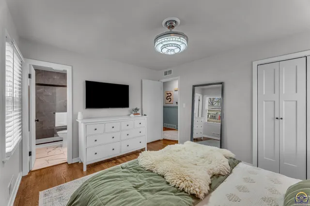 $479,900 | 7609 Russell Street, Prairie Village, KS 66208