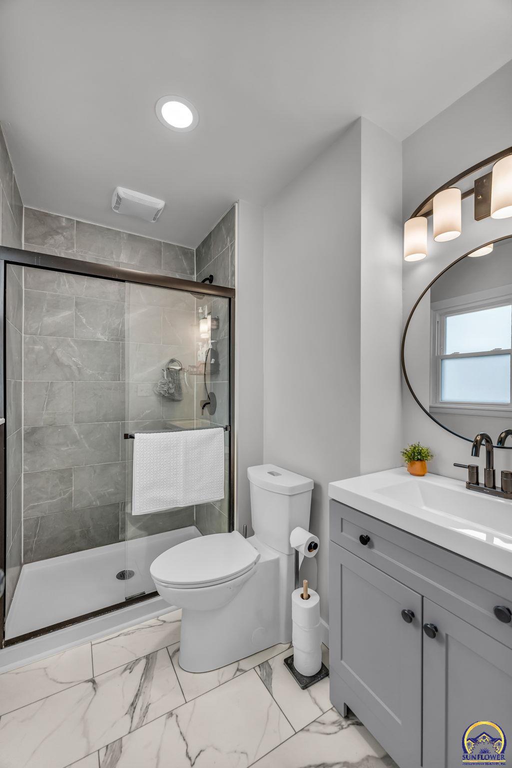 7609 Russell Street Prairie Village, KS 66208 - Photo 18 of 43