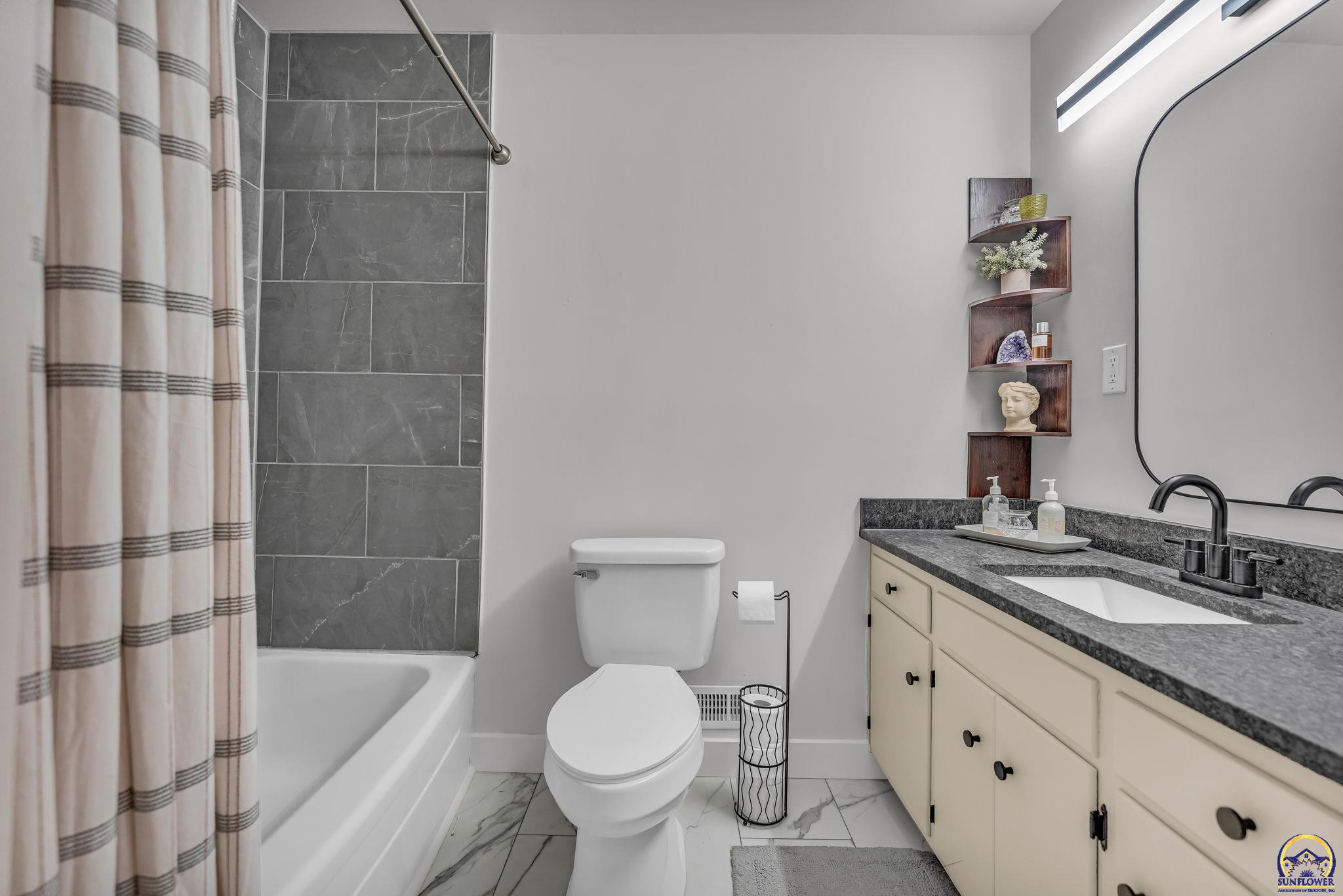 7609 Russell Street Prairie Village, KS 66208 - Photo 23 of 43